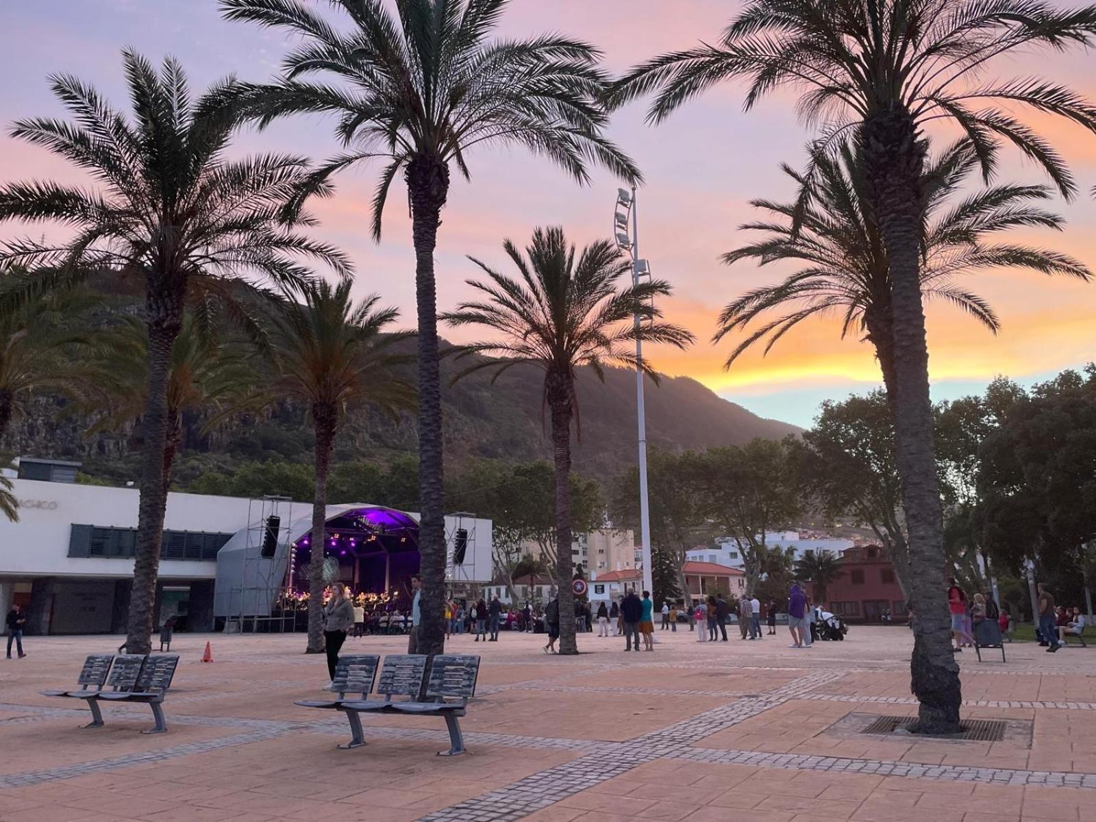 Sun Beach Apartment Machico  Bagian luar foto